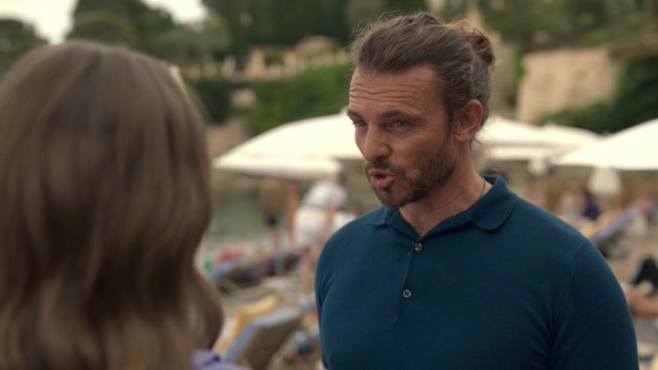 Emily_in_Paris_S02E02_WEBRip_x264-ION10_2500.jpg