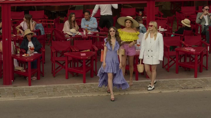 Emily_in_Paris_S02E02_WEBRip_x264-ION10_2615.jpg Emily_in_Paris_S02E02_WEBRip_x264-ION10_2615.jpg
