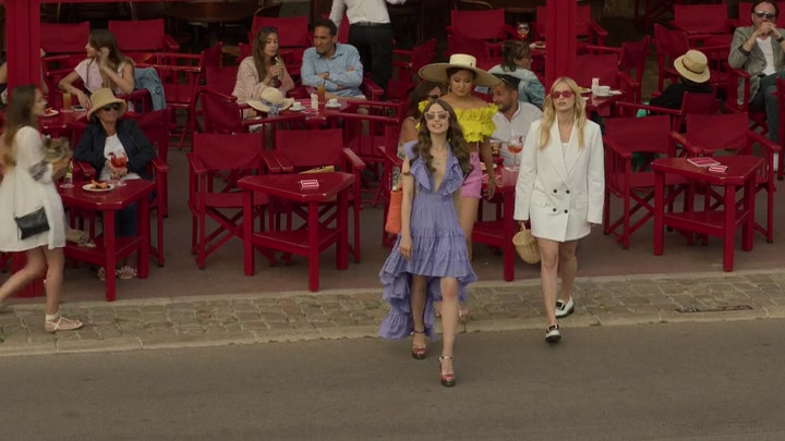 Emily_in_Paris_S02E02_WEBRip_x264-ION10_2616.jpg Emily_in_Paris_S02E02_WEBRip_x264-ION10_2616.jpg