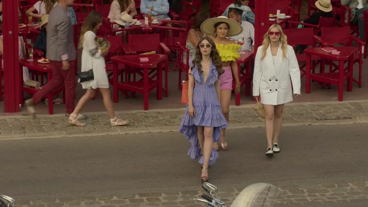 Emily_in_Paris_S02E02_WEBRip_x264-ION10_2618.jpg Emily_in_Paris_S02E02_WEBRip_x264-ION10_2618.jpg