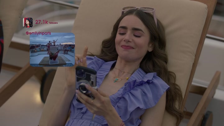 Emily_in_Paris_S02E02_WEBRip_x264-ION10_2735.jpg