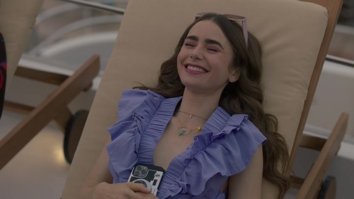 Emily_in_Paris_S02E02_WEBRip_x264-ION10_2749.jpg Emily_in_Paris_S02E02_WEBRip_x264-ION10_2749.jpg