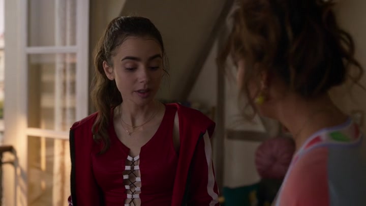 Emily_in_Paris_S02E03_WEBRip_x264-ION10_0091.jpg