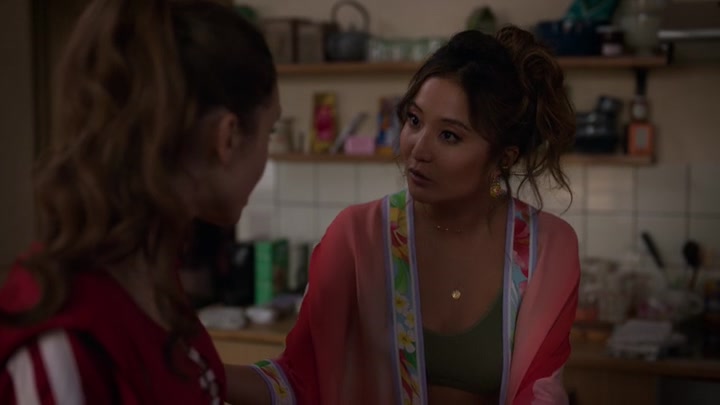 Emily_in_Paris_S02E03_WEBRip_x264-ION10_0102.jpg