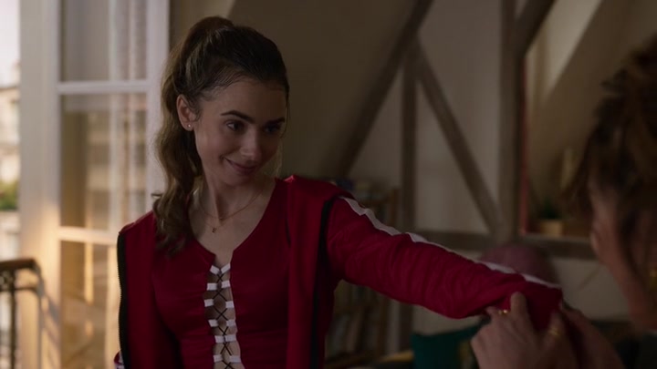 Emily_in_Paris_S02E03_WEBRip_x264-ION10_0108.jpg