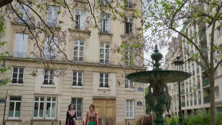 Emily_in_Paris_S02E03_WEBRip_x264-ION10_0120.jpg Emily_in_Paris_S02E03_WEBRip_x264-ION10_0120.jpg