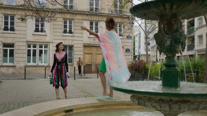 Emily_in_Paris_S02E03_WEBRip_x264-ION10_0128.jpg