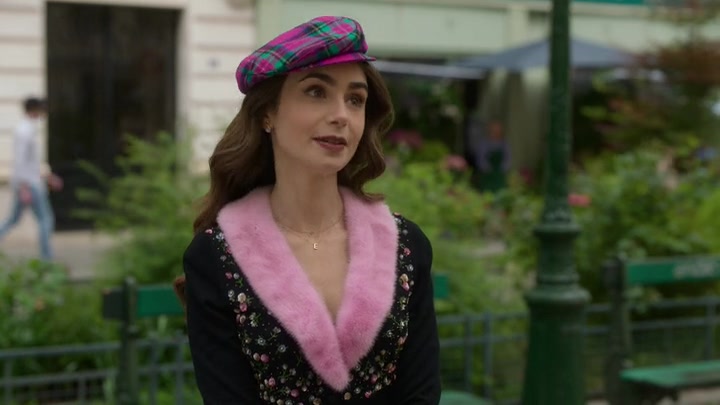 Emily_in_Paris_S02E03_WEBRip_x264-ION10_0169.jpg Emily_in_Paris_S02E03_WEBRip_x264-ION10_0169.jpg