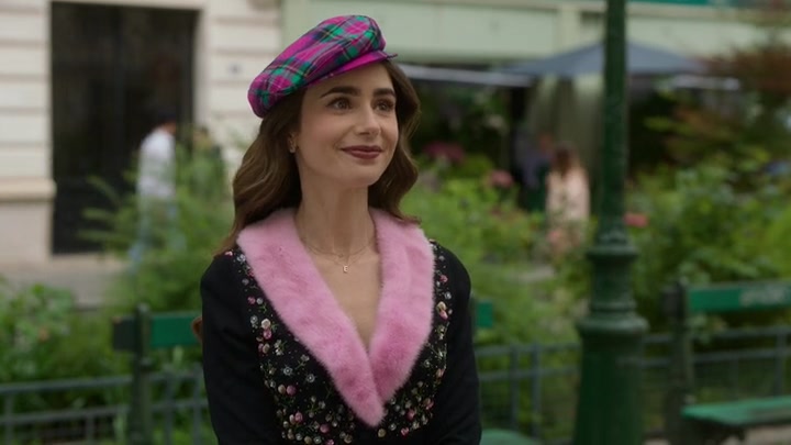 Emily_in_Paris_S02E03_WEBRip_x264-ION10_0171.jpg Emily_in_Paris_S02E03_WEBRip_x264-ION10_0171.jpg