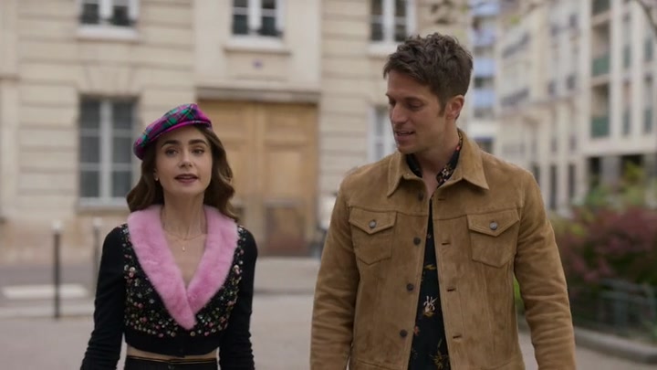 Emily_in_Paris_S02E03_WEBRip_x264-ION10_0208.jpg