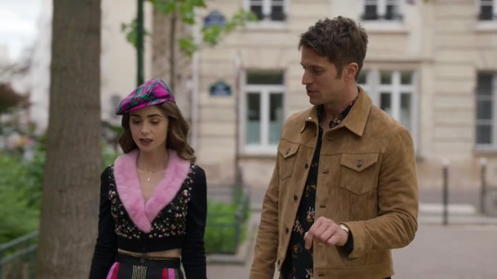 Emily_in_Paris_S02E03_WEBRip_x264-ION10_0213.jpg