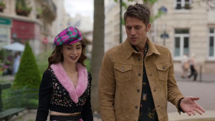 Emily_in_Paris_S02E03_WEBRip_x264-ION10_0229.jpg