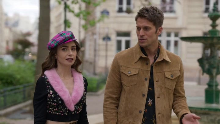 Emily_in_Paris_S02E03_WEBRip_x264-ION10_0231.jpg