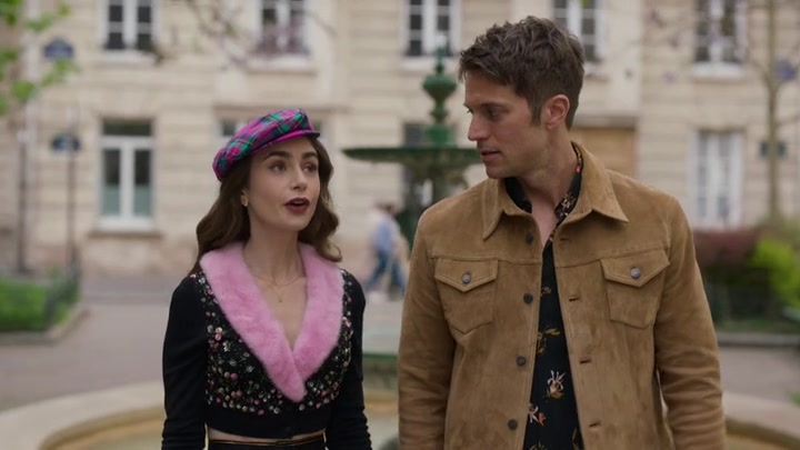Emily_in_Paris_S02E03_WEBRip_x264-ION10_0235.jpg