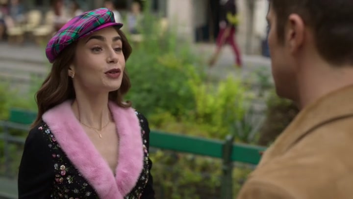 Emily_in_Paris_S02E03_WEBRip_x264-ION10_0247.jpg
