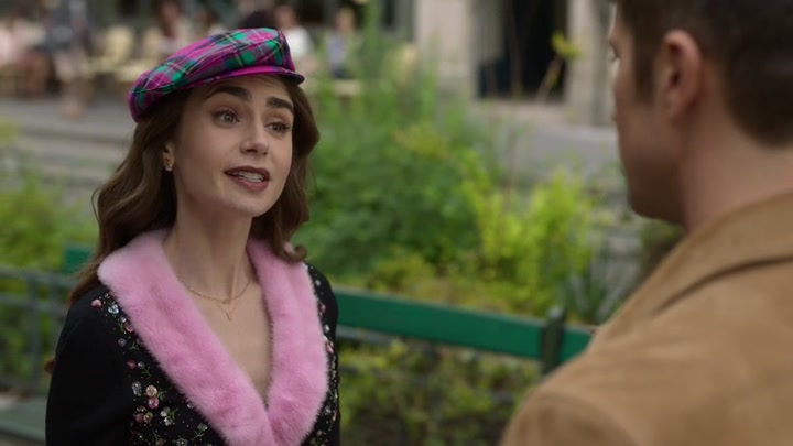 Emily_in_Paris_S02E03_WEBRip_x264-ION10_0251.jpg