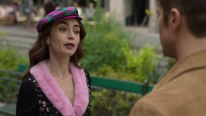 Emily_in_Paris_S02E03_WEBRip_x264-ION10_0252.jpg