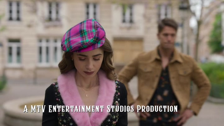 Emily_in_Paris_S02E03_WEBRip_x264-ION10_0275.jpg