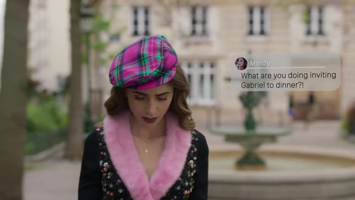 Emily_in_Paris_S02E03_WEBRip_x264-ION10_0278.jpg