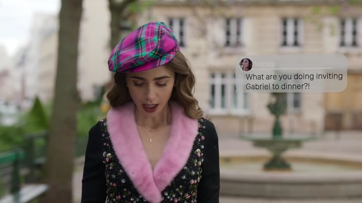 Emily_in_Paris_S02E03_WEBRip_x264-ION10_0282.jpg