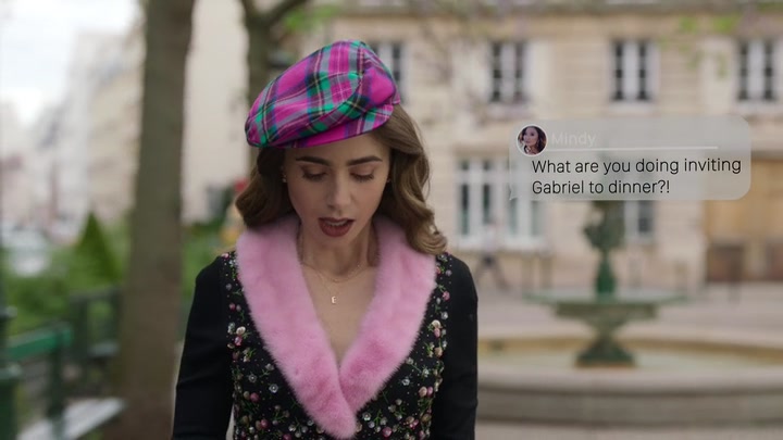 Emily_in_Paris_S02E03_WEBRip_x264-ION10_0283.jpg