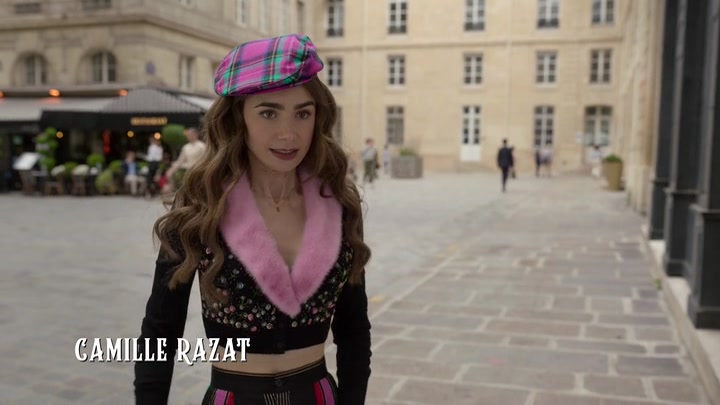 Emily_in_Paris_S02E03_WEBRip_x264-ION10_0373.jpg