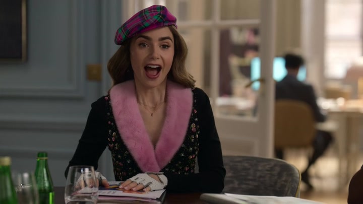 Emily_in_Paris_S02E03_WEBRip_x264-ION10_0378.jpg