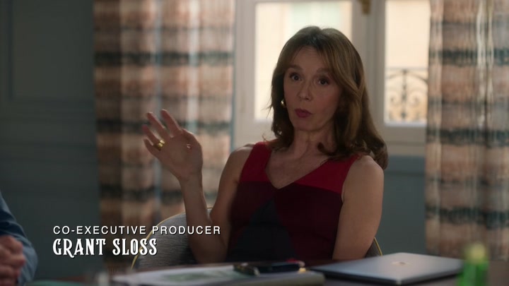 Emily_in_Paris_S02E03_WEBRip_x264-ION10_0434.jpg
