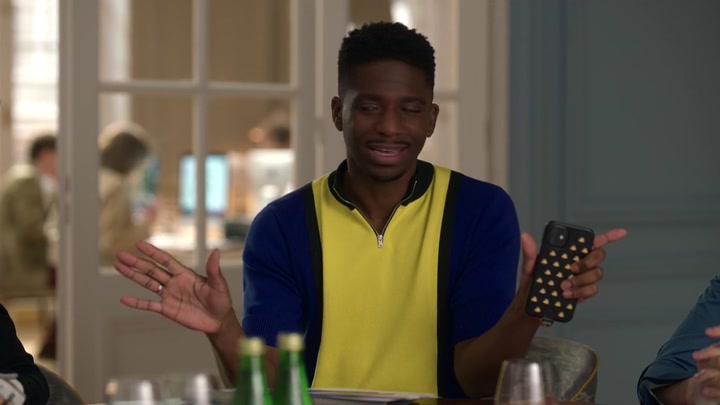 Emily_in_Paris_S02E03_WEBRip_x264-ION10_0453.jpg