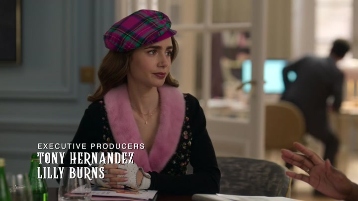 Emily_in_Paris_S02E03_WEBRip_x264-ION10_0455.jpg