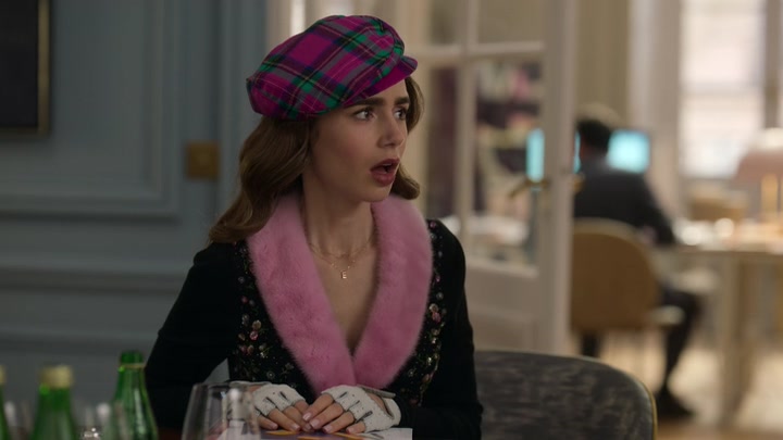 Emily_in_Paris_S02E03_WEBRip_x264-ION10_0462.jpg