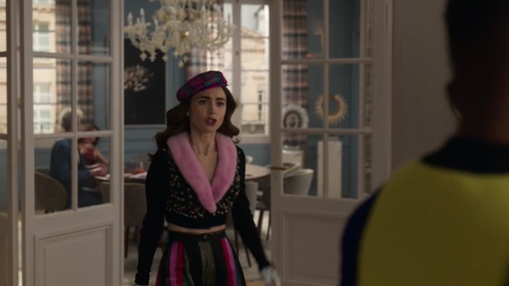 Emily_in_Paris_S02E03_WEBRip_x264-ION10_0475.jpg