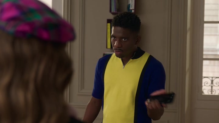 Emily_in_Paris_S02E03_WEBRip_x264-ION10_0478.jpg