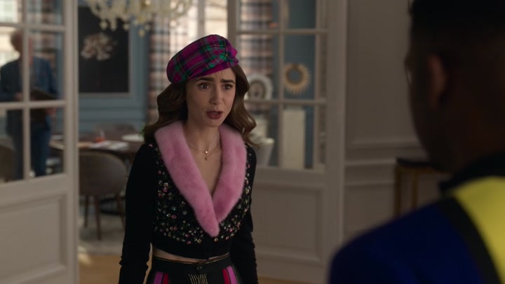 Emily_in_Paris_S02E03_WEBRip_x264-ION10_0488.jpg