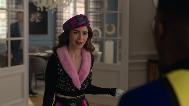 Emily_in_Paris_S02E03_WEBRip_x264-ION10_0491.jpg