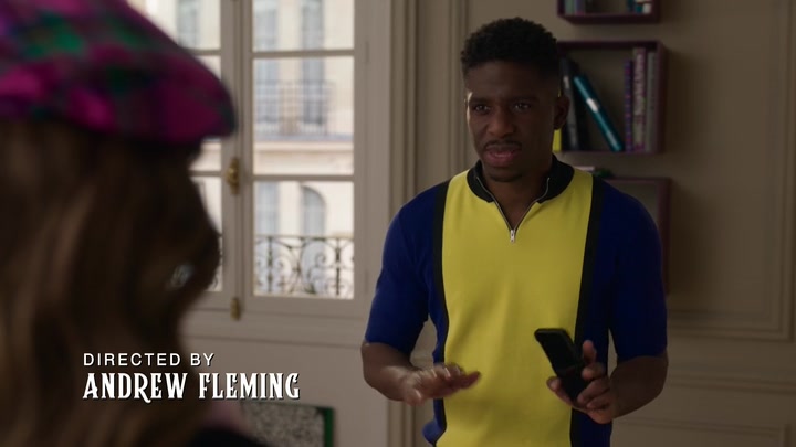 Emily_in_Paris_S02E03_WEBRip_x264-ION10_0493.jpg