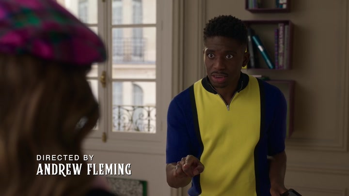 Emily_in_Paris_S02E03_WEBRip_x264-ION10_0496.jpg