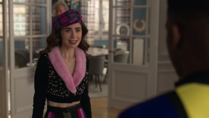 Emily_in_Paris_S02E03_WEBRip_x264-ION10_0501.jpg