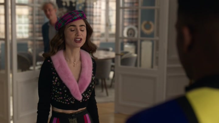 Emily_in_Paris_S02E03_WEBRip_x264-ION10_0502.jpg