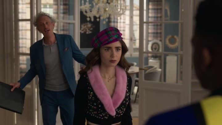 Emily_in_Paris_S02E03_WEBRip_x264-ION10_0507.jpg