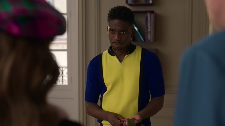 Emily_in_Paris_S02E03_WEBRip_x264-ION10_0513.jpg