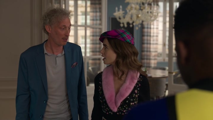 Emily_in_Paris_S02E03_WEBRip_x264-ION10_0522.jpg