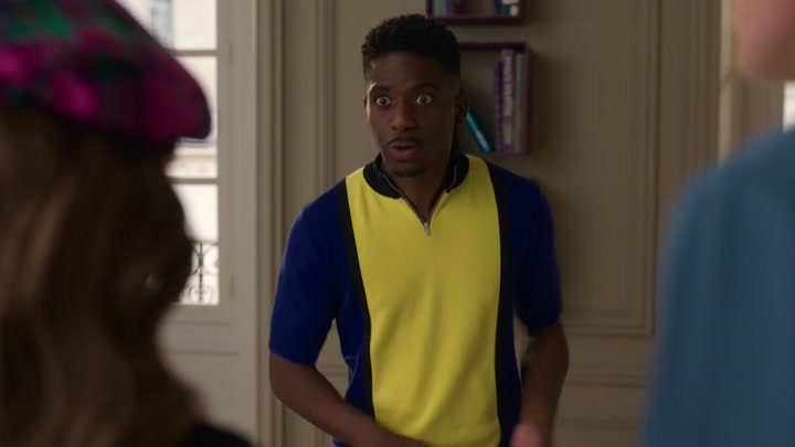 Emily_in_Paris_S02E03_WEBRip_x264-ION10_0532.jpg