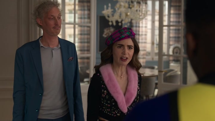 Emily_in_Paris_S02E03_WEBRip_x264-ION10_0536.jpg