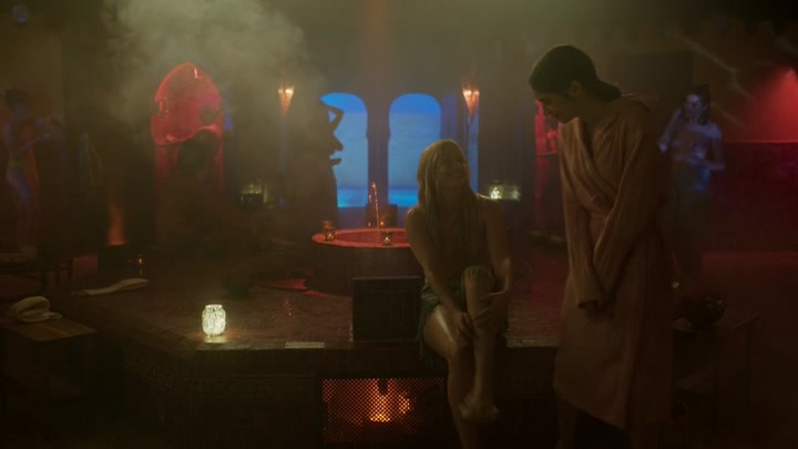 Emily_in_Paris_S02E03_WEBRip_x264-ION10_0645.jpg
