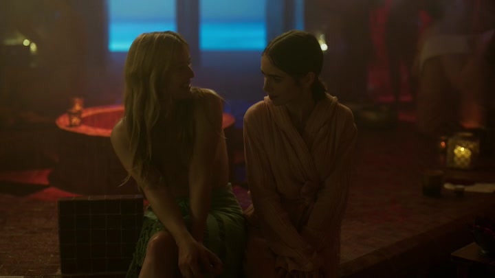 Emily_in_Paris_S02E03_WEBRip_x264-ION10_0655.jpg