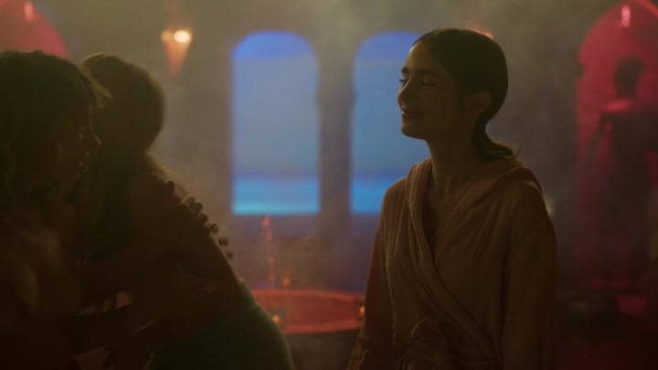 Emily_in_Paris_S02E03_WEBRip_x264-ION10_0688.jpg