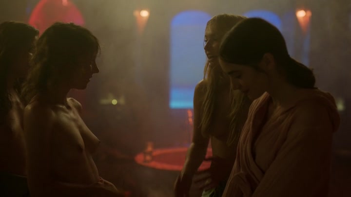 Emily_in_Paris_S02E03_WEBRip_x264-ION10_0701.jpg