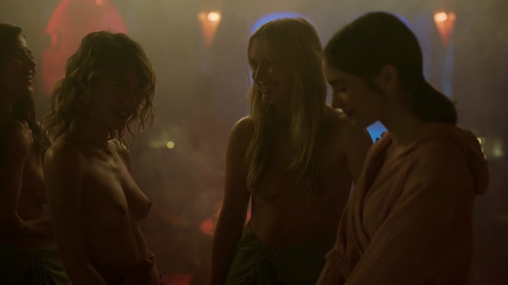 Emily_in_Paris_S02E03_WEBRip_x264-ION10_0728.jpg