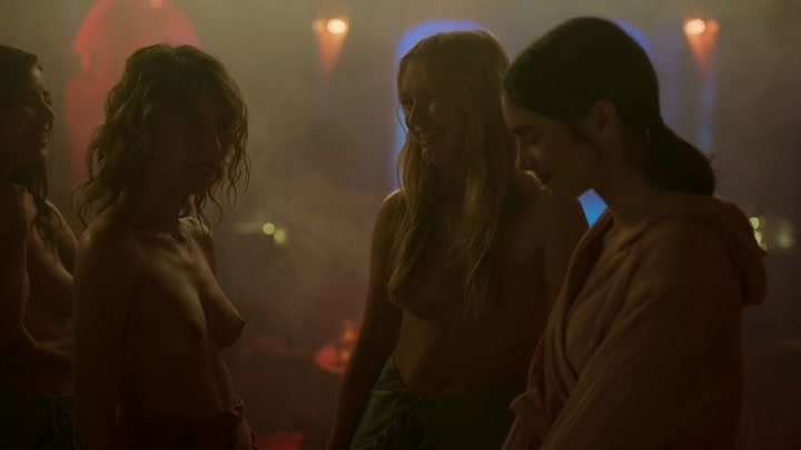Emily_in_Paris_S02E03_WEBRip_x264-ION10_0729.jpg